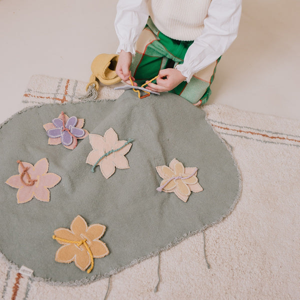 Lorena Canals set tekstilnih igračaka flower garden