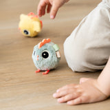 Done by deer hide & seek aktivna igračka clucky, bež